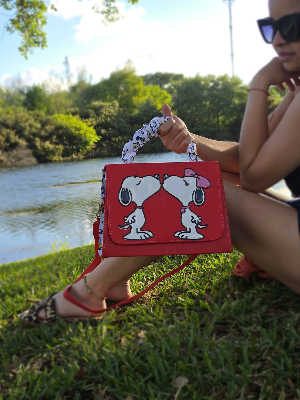 Red Snoopy Kiss Top-Handle Crossbody Bag